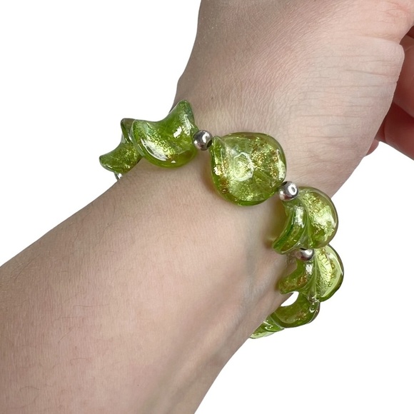 Lime Green & Gold Flecked Twisted Glass Stretch Bracelet - Picture 2 of 7